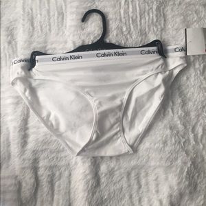 Calvin Kleins - white